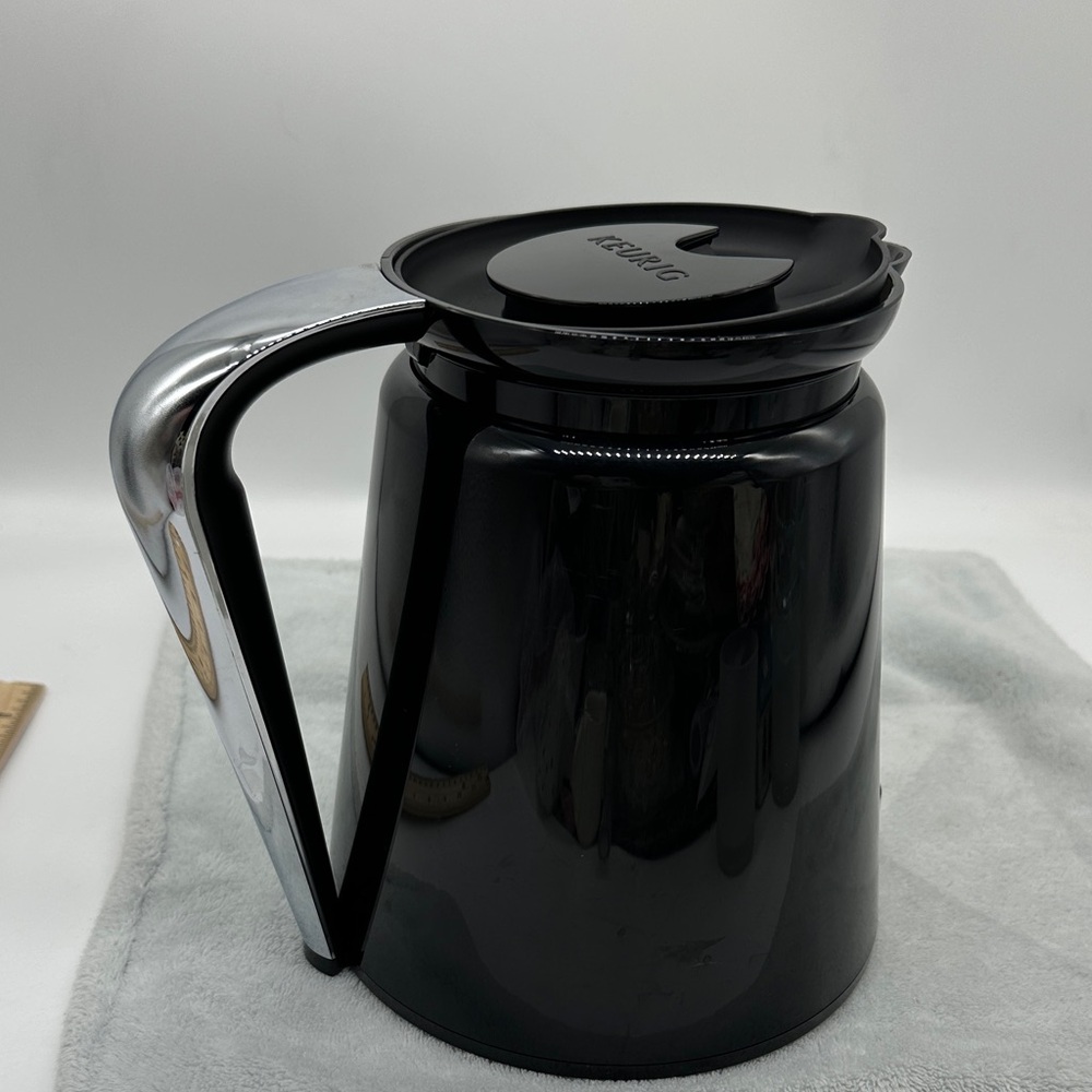 Keurig 2.0 Plastic Carafe 32oz. Is Compatible with Keurig 2.0